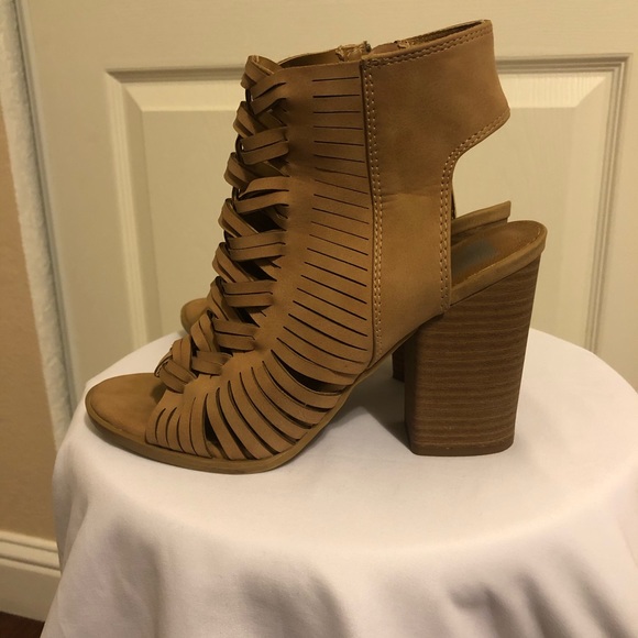 Shoes - Open-Toe high heel tan Bootie